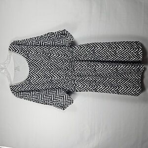 Women's Open/Cold Shoulder Studio Y Black and White Chevron Dress Large T8